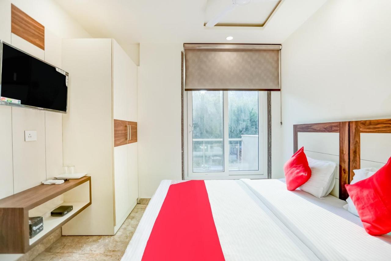 Flagship Happy Inn Delhi  Bagian luar foto