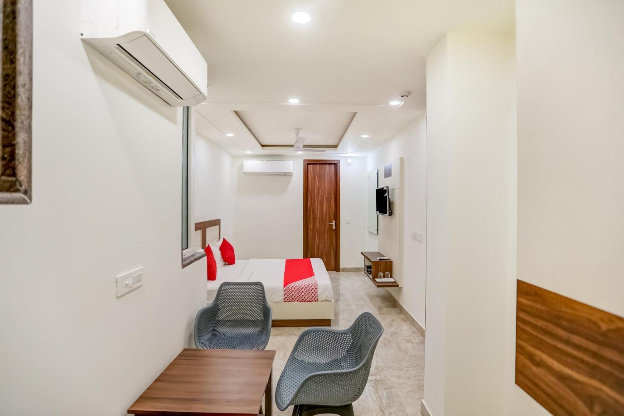 Flagship Happy Inn Delhi  Bagian luar foto